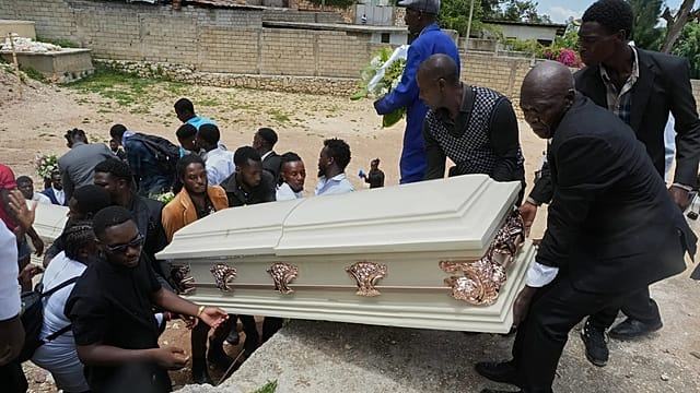 Haïti : Kenscoff rend hommage aux victimes d’une attaque meurtrière de gangs